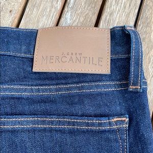 Darling toothpick jeans! 👖